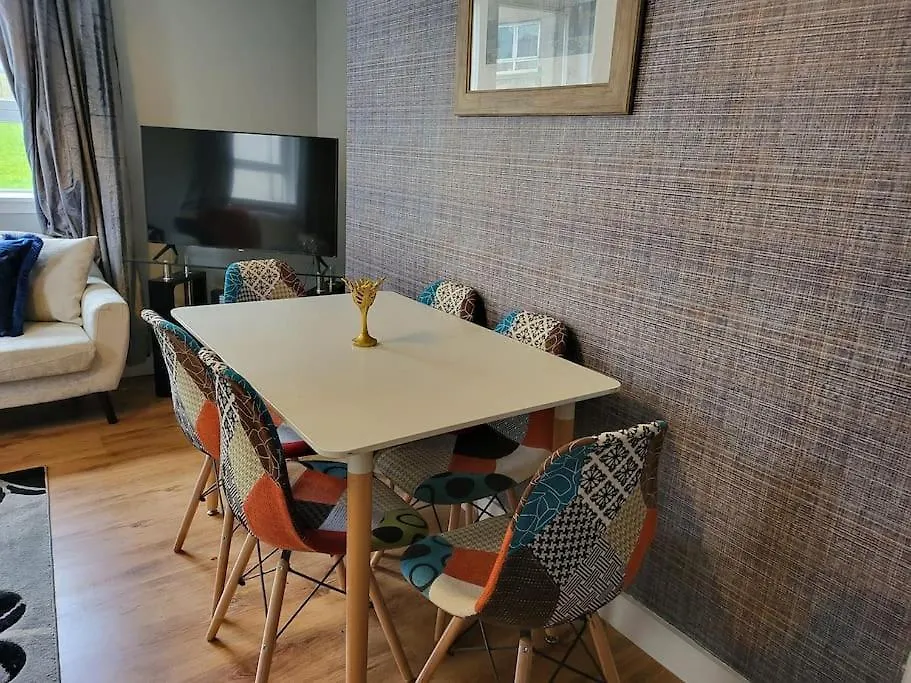 4 Bedroom Apts At Sensational Stay Serviced Accommodation Aberdeen- Powis Crescent Apartment