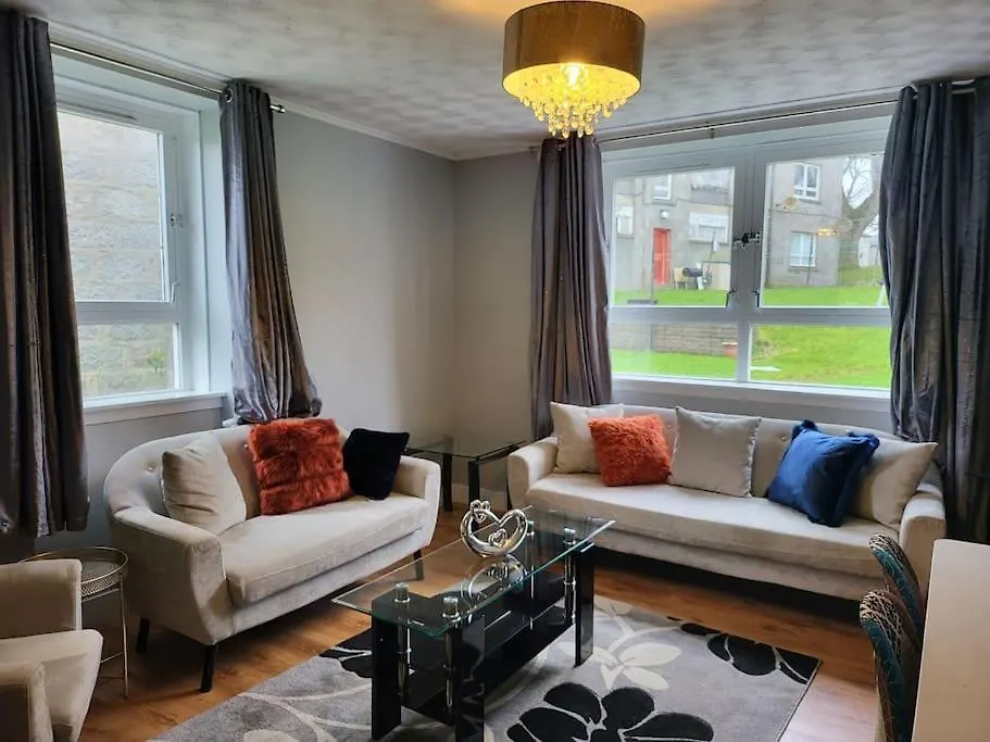 4 Bedroom Apts At Sensational Stay Serviced Accommodation Aberdeen- Powis Crescent Aberdeen